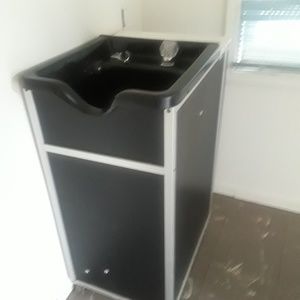 Portable shampoo bowl